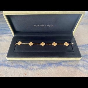 Van Cleef & Arpels jewelry box